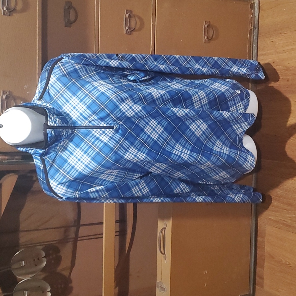 GGblue shirt.     #4569